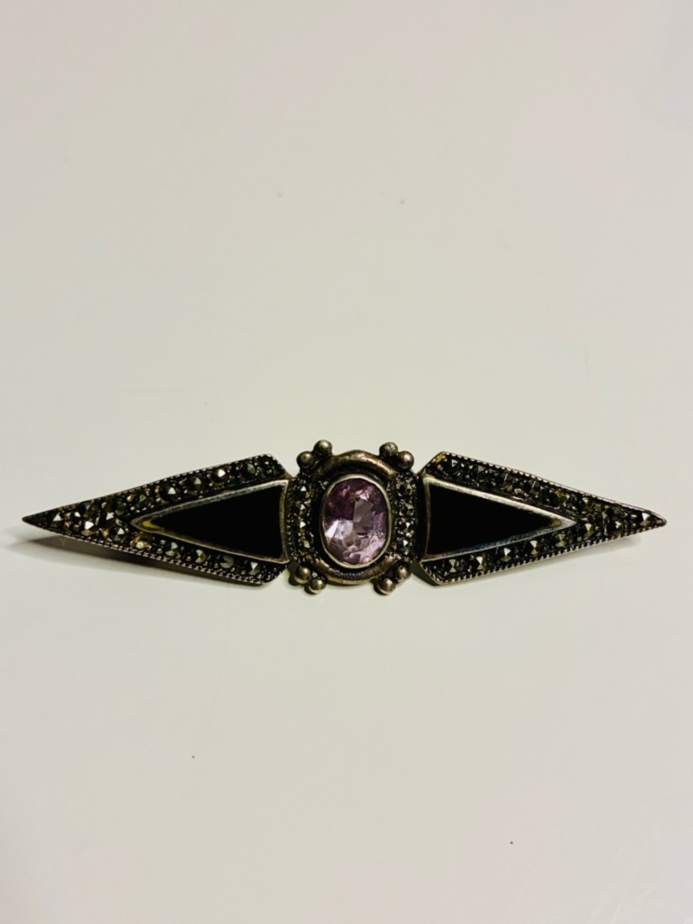 925 Victorian Inspo Art Deco VTG BL Onyx Inlayed Amethyst Marcasite Bar Brooch - Picture 3 of 13